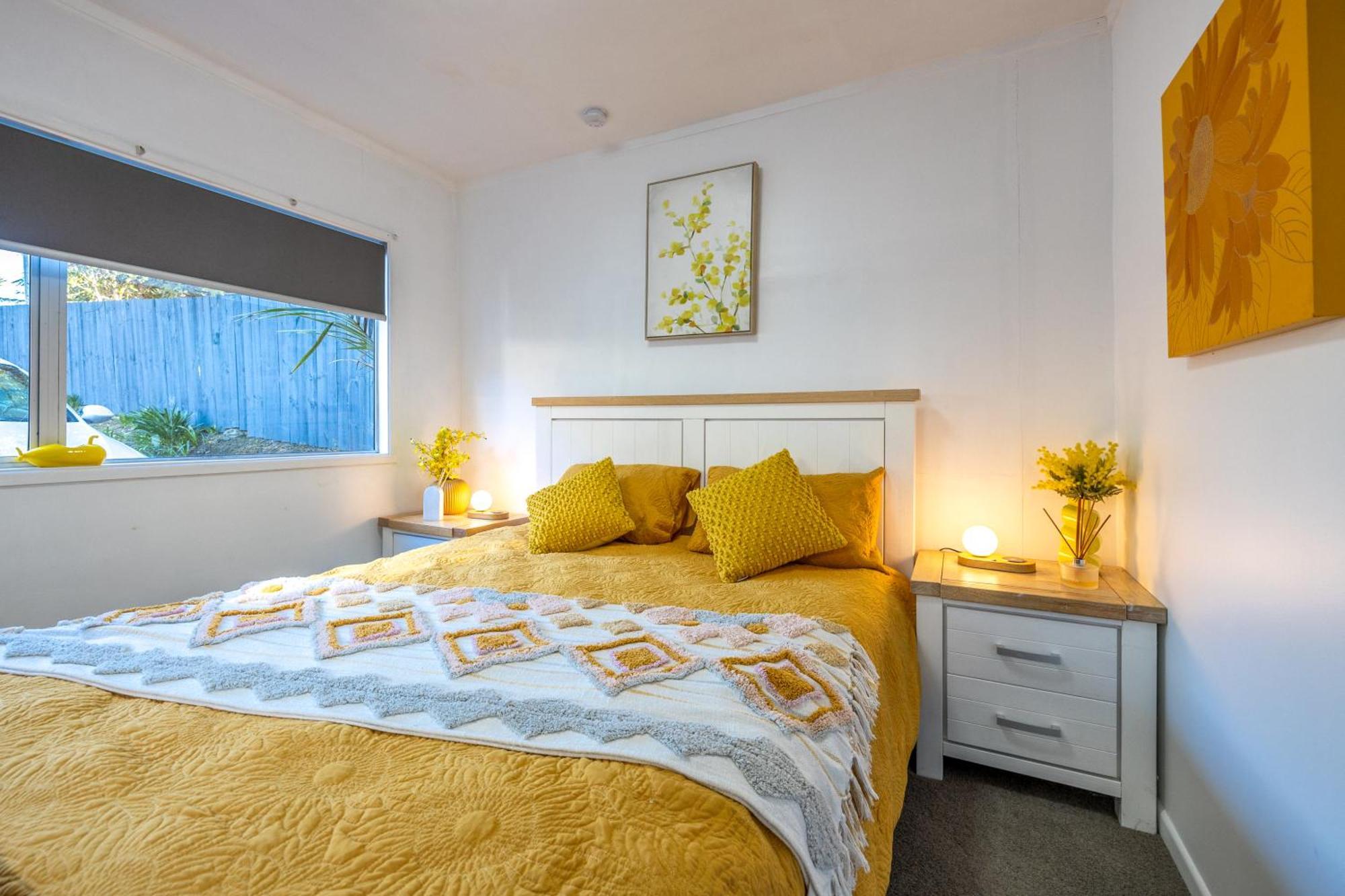 Island Sanctuary - Waiheke Holiday Home Ostend Bagian luar foto
