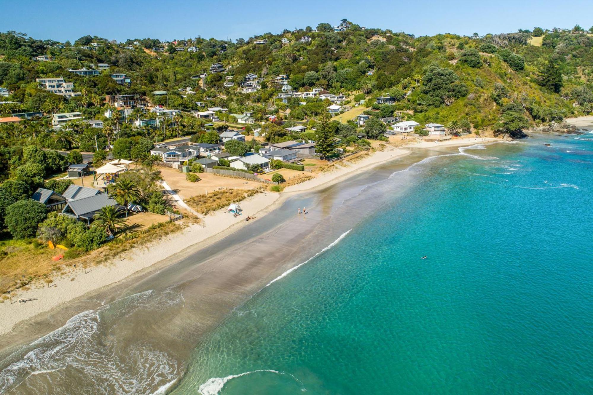 Island Sanctuary - Waiheke Holiday Home Ostend Bagian luar foto
